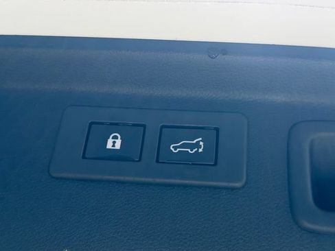 Used 2023 Subaru Forester Premium AWD/4WD image 16