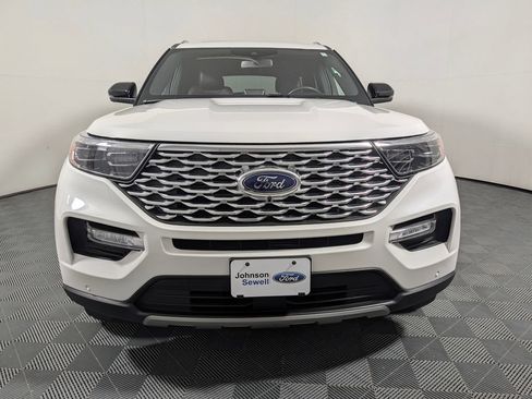 Certified 2023 Ford Explorer Platinum w/ Technology Package AWD/4WD image 3