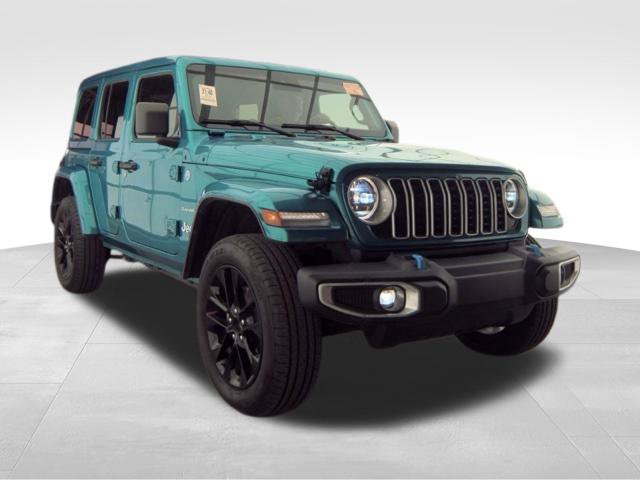 Used 2024 Jeep Wrangler Unlimited Sahara AWD/4WD image 3