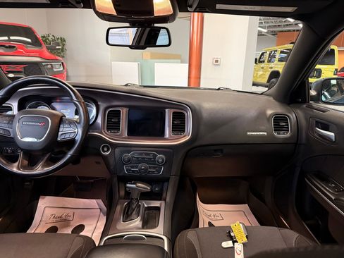 Used 2022 Dodge Charger SXT w/ Navigation & Travel Group image 27