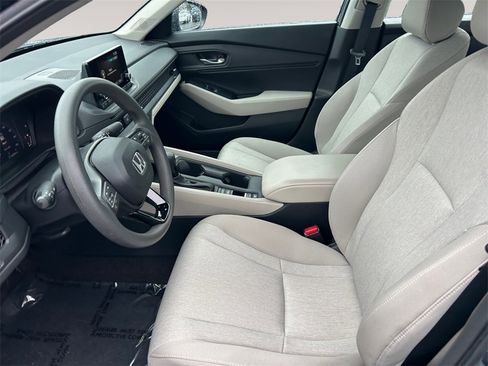 Certified 2023 Honda Accord EX image 9