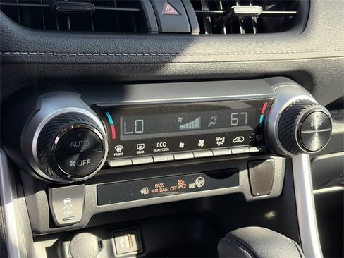 Used 2025 Toyota RAV4 XLE image 25