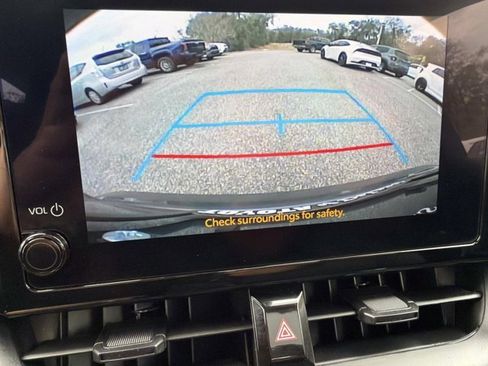 Used 2025 Toyota Corolla LE image 29