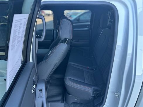 Used 2024 Nissan Frontier PRO-4X w/ Pro Convenience Package image 23