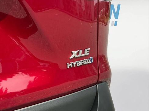 Used 2021 Toyota RAV4 XLE w/ Convenience Package AWD/4WD image 19