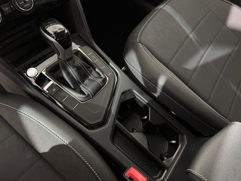 Used 2024 Volkswagen Taos SE image 21