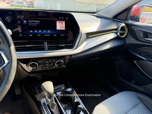 Used 2024 Chevrolet Trax LT w/ Driver Confidence Package image 19