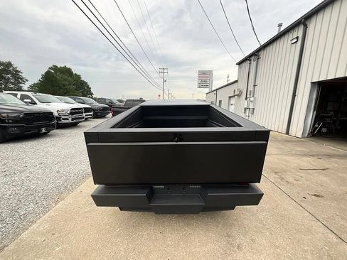 Used 2025 Tesla Cybertruck Cyberbeast AWD/4WD image 7