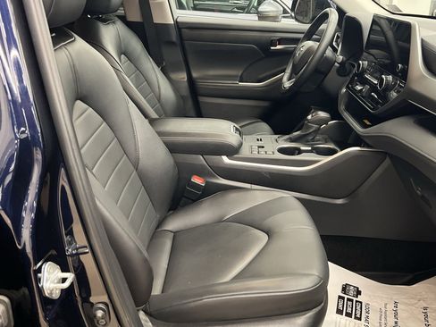 Used 2024 Toyota Highlander XLE image 25