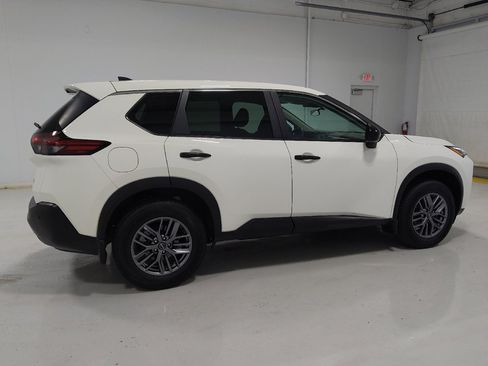 Used 2023 Nissan Rogue S AWD/4WD image 10