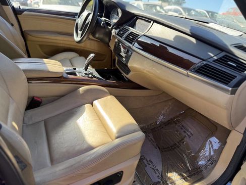 Used 2010 BMW X5 xDrive48i image 16