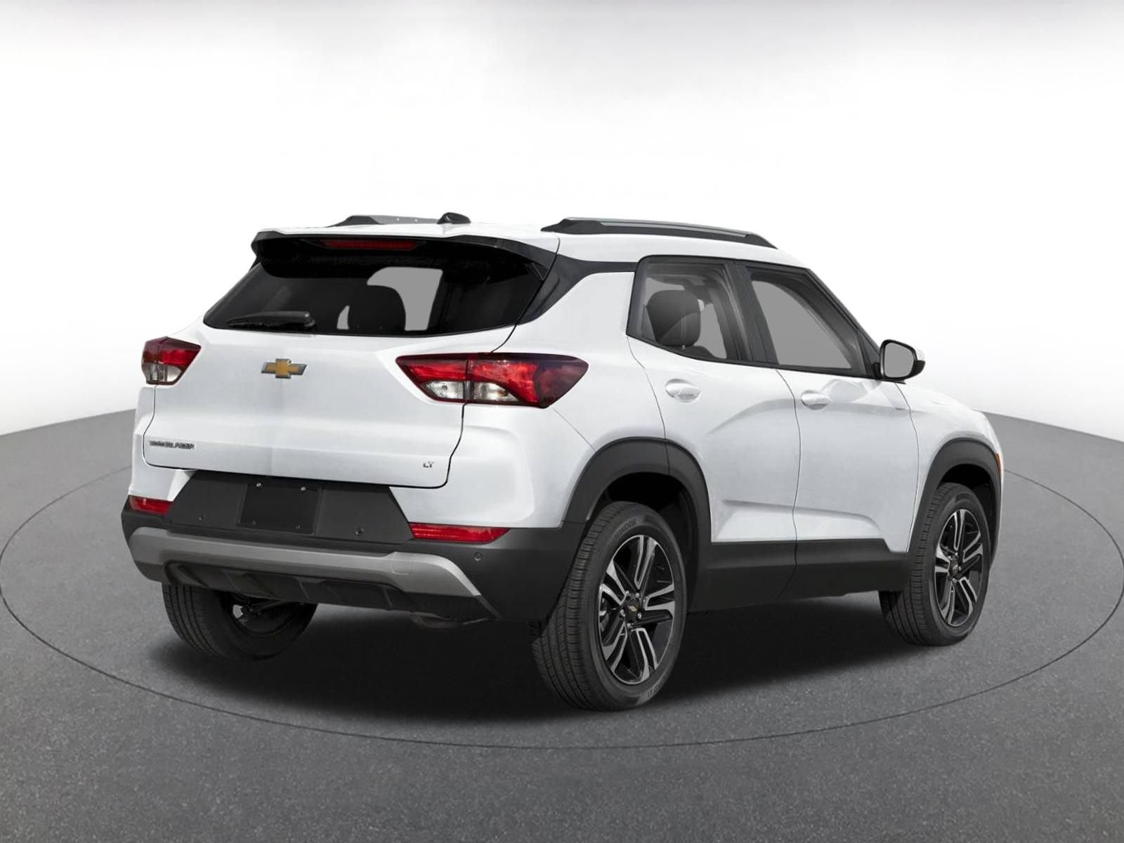 Used 2025 Chevrolet TrailBlazer LT FWD image 2