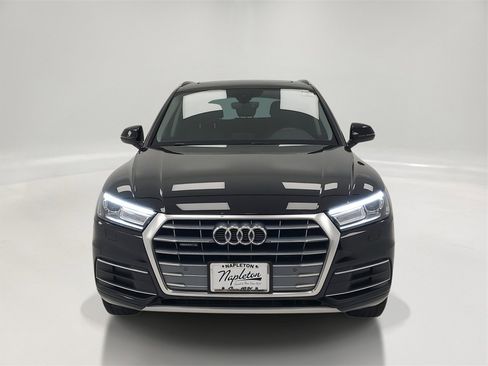 Used 2020 Audi Q5 2.0T Premium w/ Convenience Package image 2