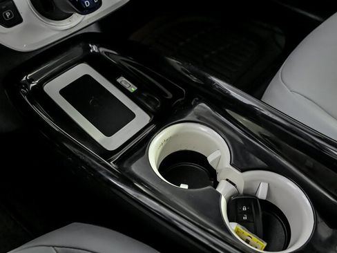 Used 2016 Toyota Prius Four image 31