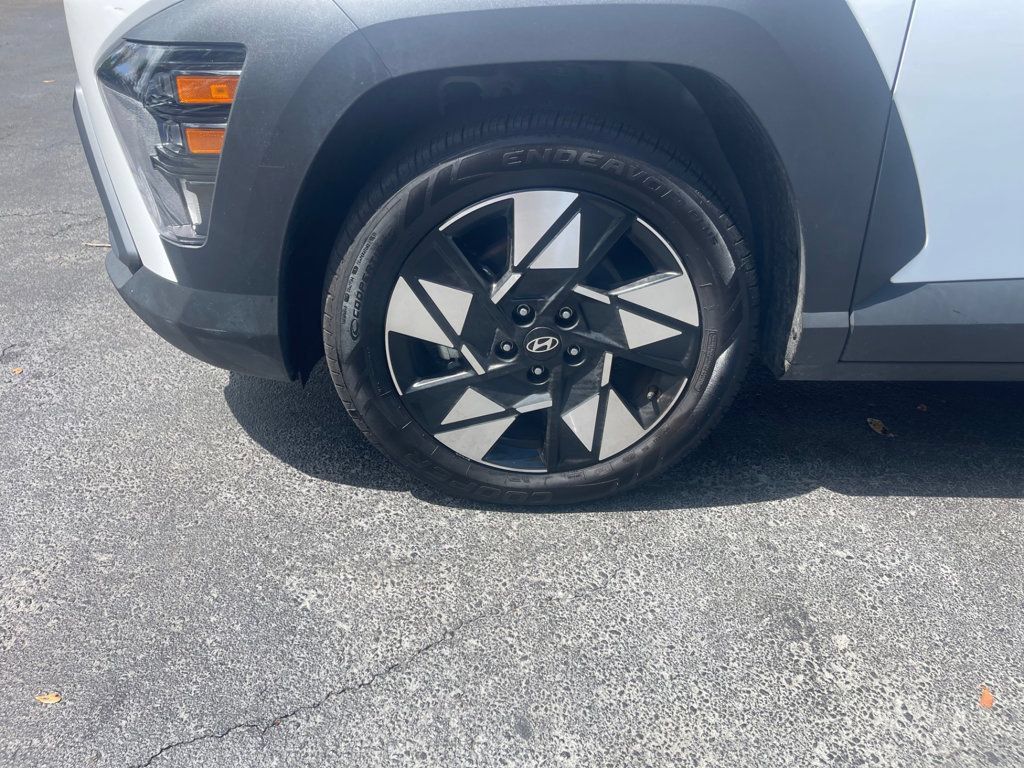 Used 2025 Hyundai Kona SEL FWD image 10