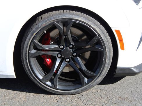 Used 2018 Chevrolet Camaro SS RWD image 14