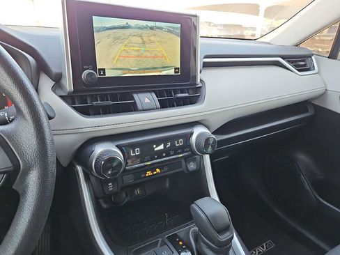Used 2025 Toyota RAV4 XLE w/ Convenience Package FWD image 20