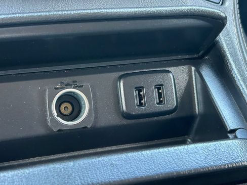 Used 2017 GMC Yukon Denali RWD image 38
