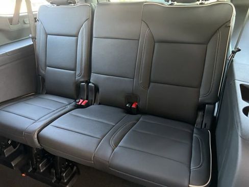 New 2025 Chevrolet Suburban Premier image 8