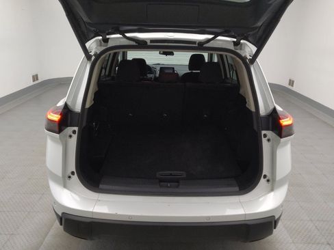 Used 2024 Nissan Rogue SV FWD image 29