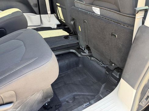 Used 2020 Chrysler Voyager LX FWD image 56