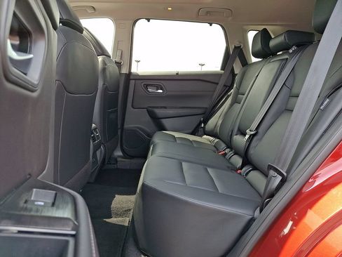 Certified 2025 Nissan Rogue SV w/ SV Premium Package AWD/4WD image 10