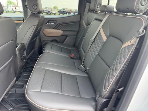 Used 2026 GMC Canyon Denali AWD/4WD image 6