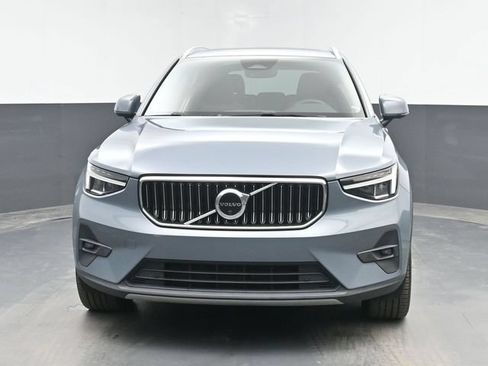 Used 2023 Volvo XC40 B4 Ultimate FWD image 3