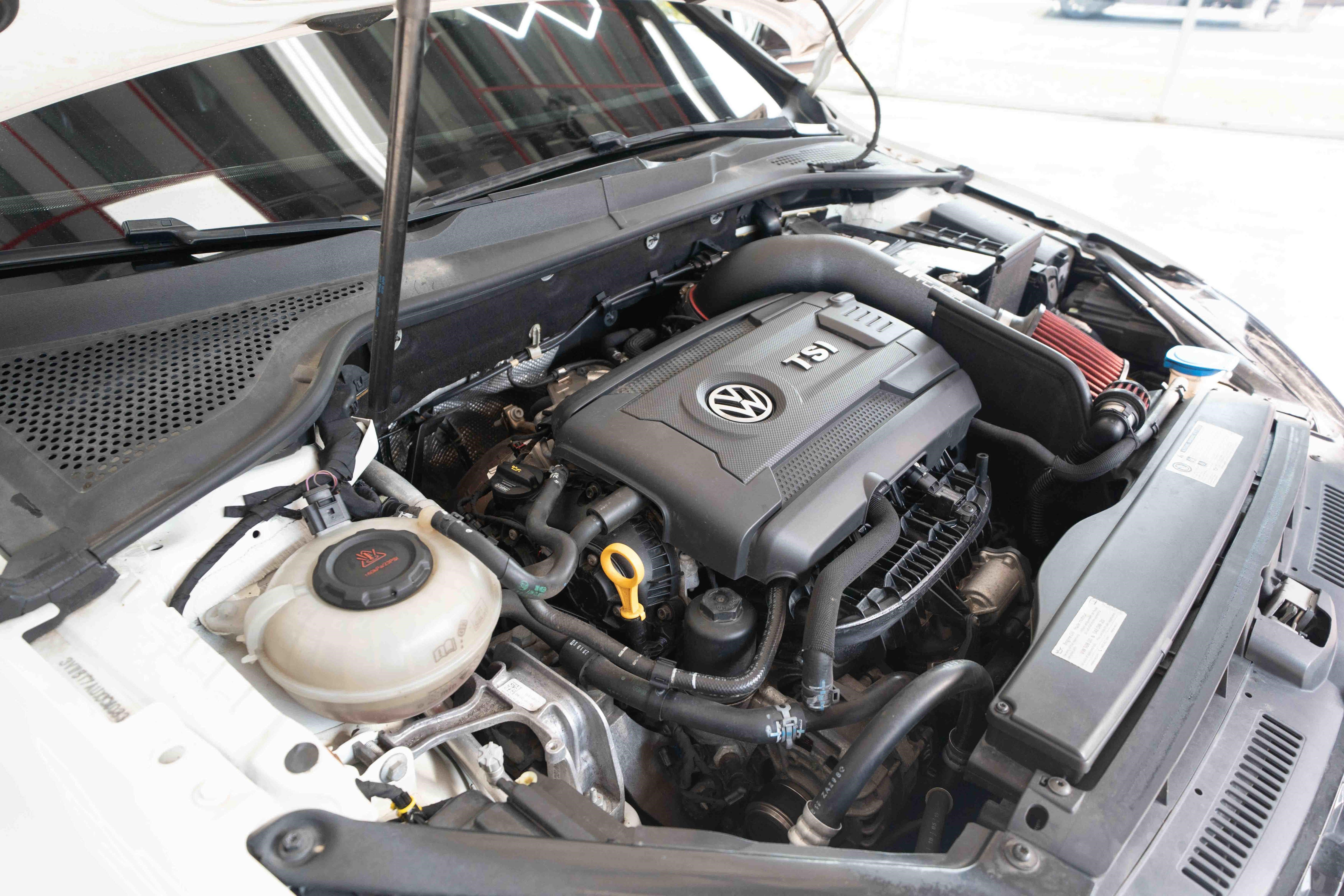 Used 2019 Volkswagen Golf 4-Door FWD image 31