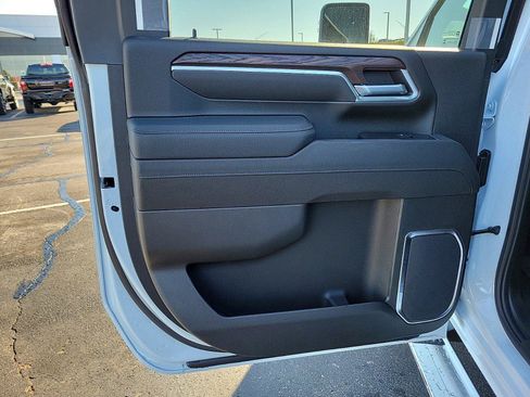 New 2026 GMC Sierra 2500 SLT w/ SLT Convenience Package image 13