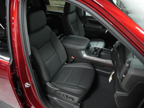 New 2026 GMC Sierra 2500 SLT w/ SLT Convenience Package image 14