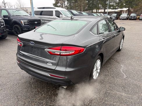 Used 2020 Ford Fusion SE image 5