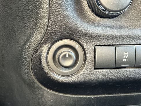 Used 2017 Jeep Wrangler Unlimited Sahara w/ Max Tow Package image 32