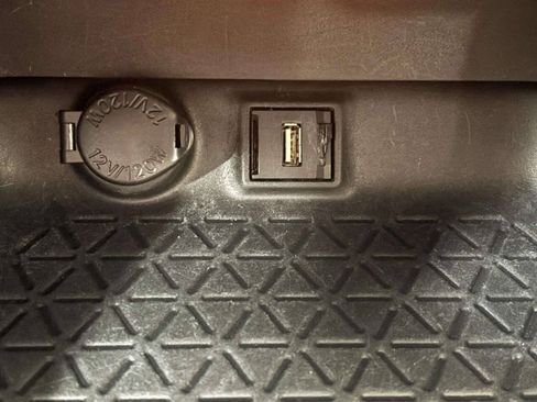 Used 2021 Toyota RAV4 LE FWD image 34
