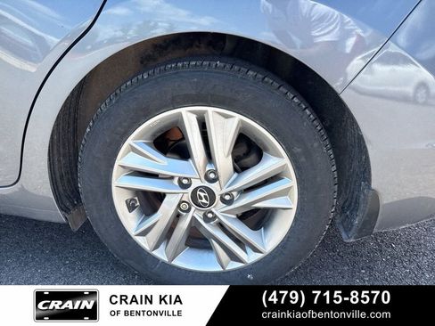 Used 2019 Hyundai Elantra Value Edition w/ Cargo Package FWD image 10