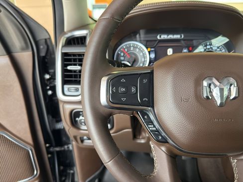 Used 2025 RAM 1500 Laramie AWD/4WD image 15