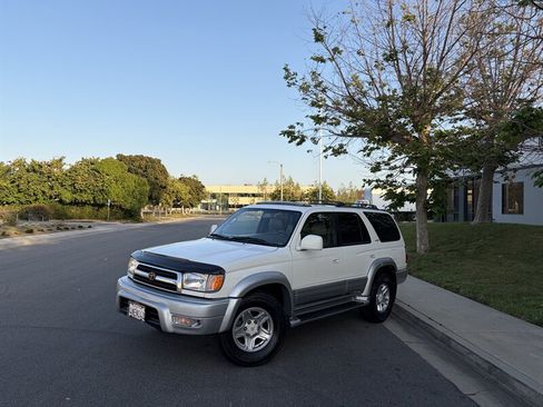 Used 2000 Toyota 4Runner Limited RWD image 1