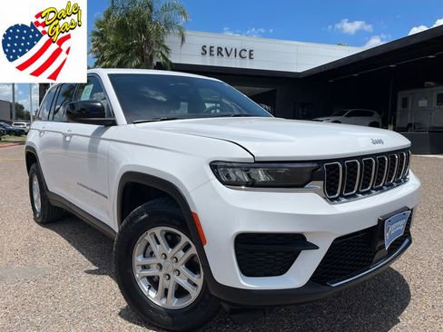 Used 2025 Jeep Grand Cherokee Laredo AWD/4WD image 1
