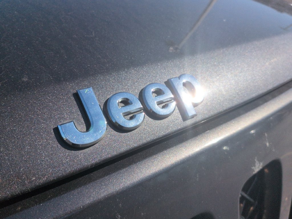 Used 2016 Jeep Patriot High Altitude AWD/4WD image 29