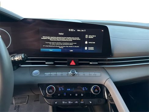 Used 2023 Hyundai Elantra SEL w/ Convenience Package image 14