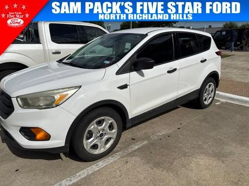 Used 2017 Ford Escape S FWD image 1