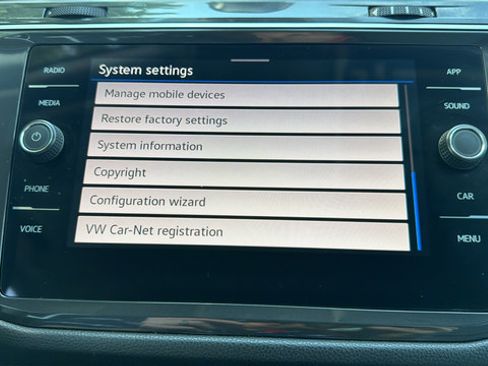 Used 2024 Volkswagen Tiguan SE AWD/4WD image 26
