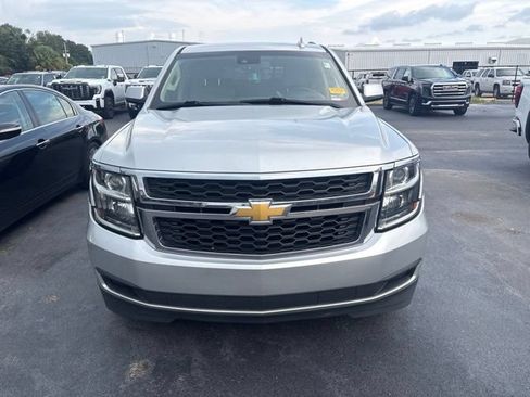 Used 2019 Chevrolet Suburban LT RWD image 2