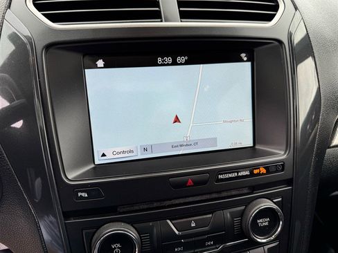Used 2018 Ford Explorer XLT w/ Equipment Group 202A image 17