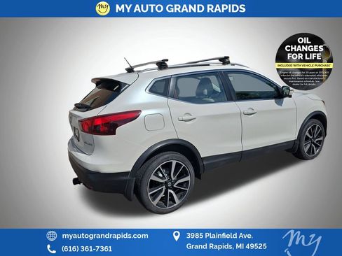 Used 2017 Nissan Rogue Sport SL w/ SL Premium Package AWD/4WD image 7