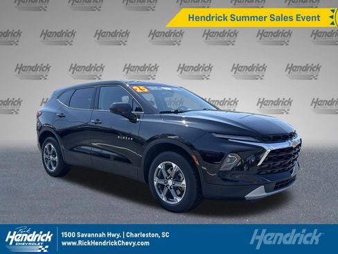 Used 2025 Chevrolet Blazer LT AWD/4WD image 1