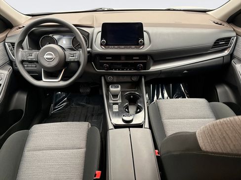 Used 2023 Nissan Rogue SV image 14