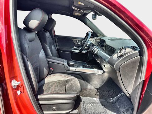 Used 2020 Mercedes-Benz GLB 250 image 13