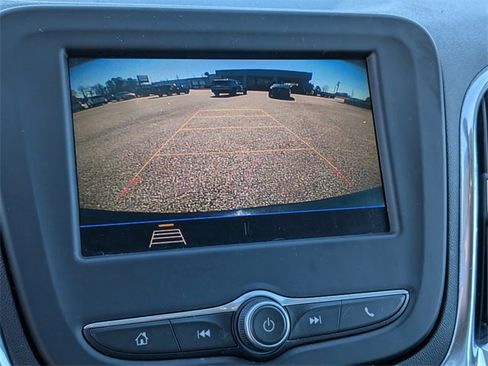 Used 2020 Chevrolet Equinox LT image 23