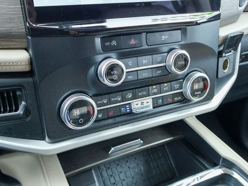 Used 2024 Ford Expedition Max Limited image 16